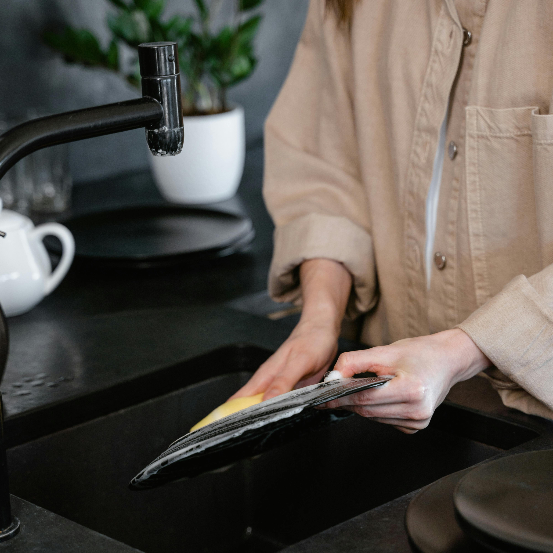 The Hidden Effects of Harsh Dishwashing Liquids on Your Skin